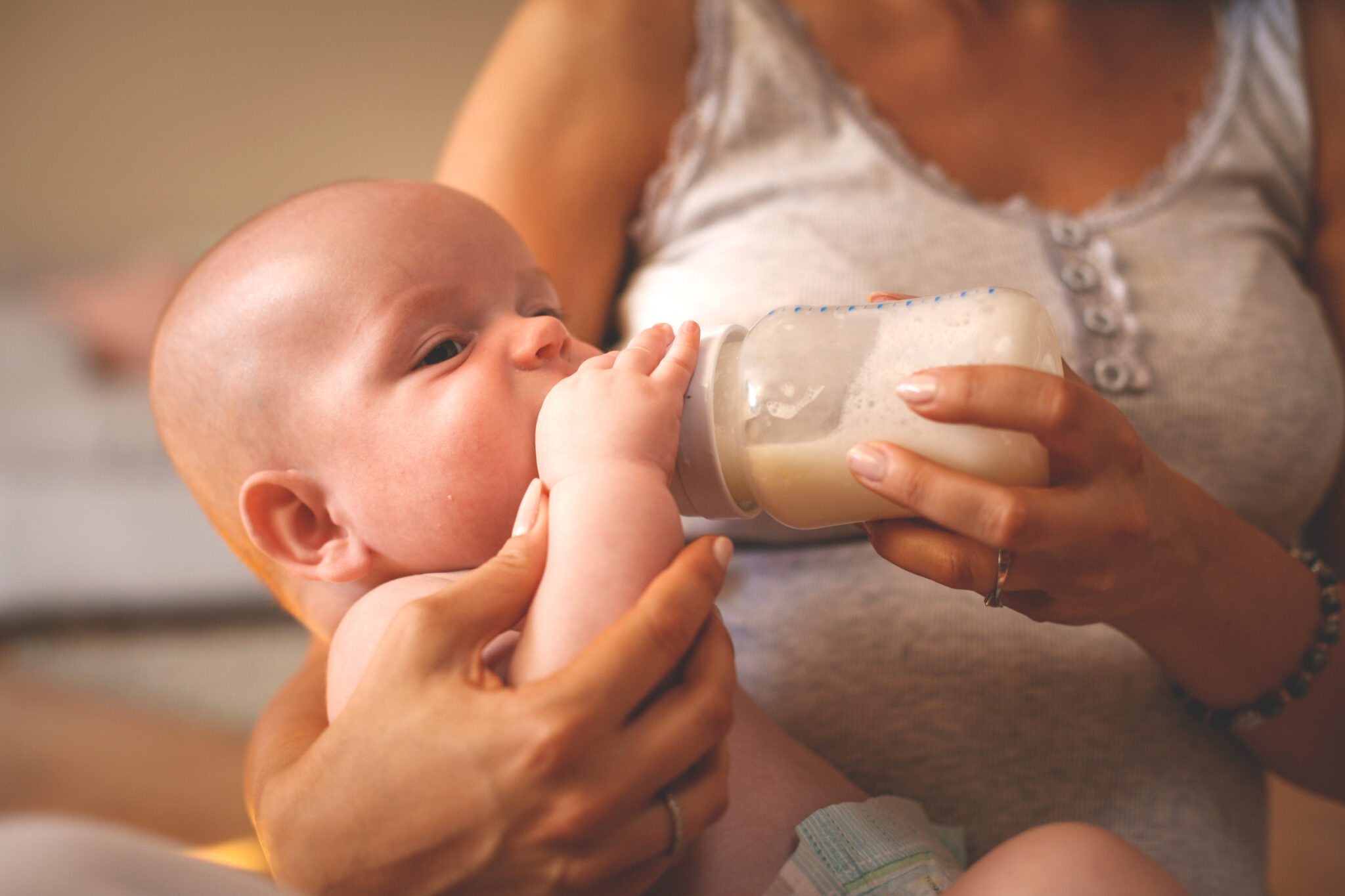 Preparación de biberón con fórmula anti-regurgitación